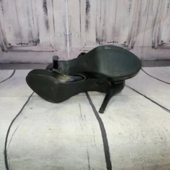 Daisy Fuentes Caite Heels - Picture 6 of 7